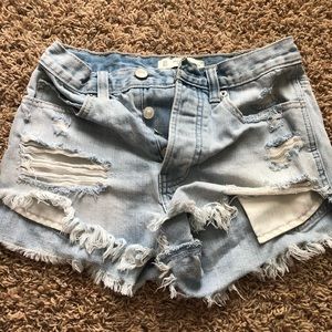 Abercrombie Light Wash Distressed Denim Shorts 00